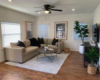 Huntington Highlight - Pool, Patio, Close To Beach - Huntington Beach - Living room