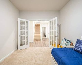 1.5+mile Bethany Beach - Luxury Spacious Family Beach Home linens & towels incl. - Ocean View - Sala de estar