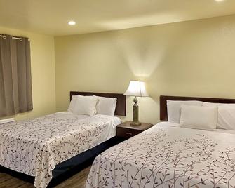 Whistling Pines - Daily & Extended Stay, Elizabeth City - Elizabeth City - Bedroom