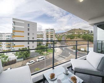 Piornais Residence I by An Island Apart - Funchal - Balcón