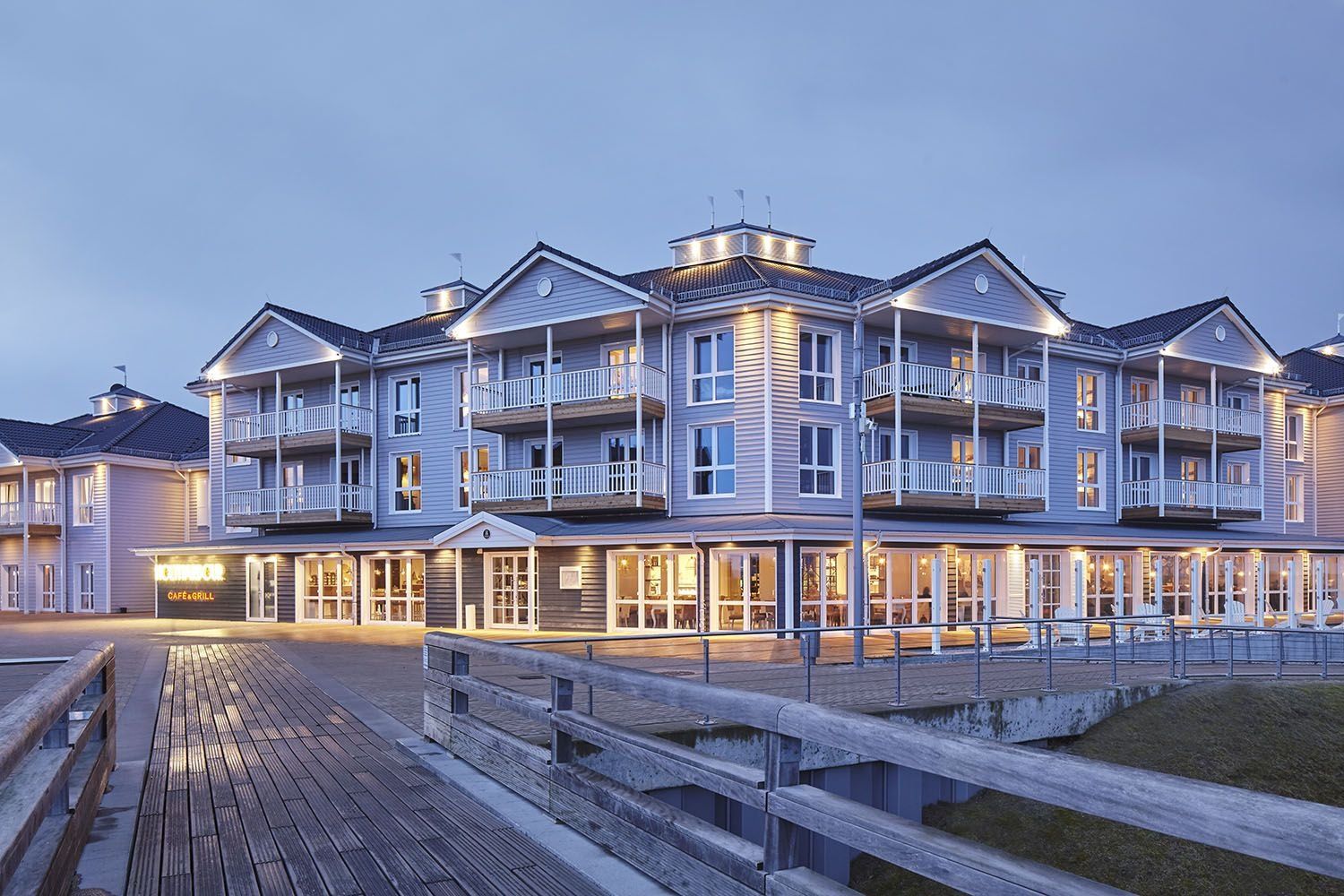 Beach Motel Heiligenhafen - Heiligenhafen - Building