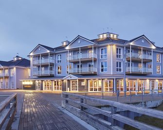 Beach Motel Heiligenhafen - Heiligenhafen - Building