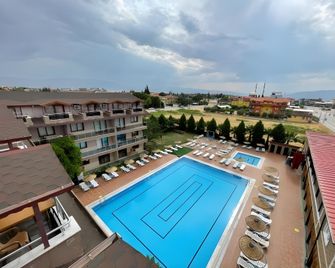 vural termal apart hotel - Karahayit - Басейн