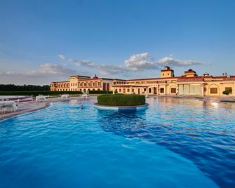 The Ummed Jodhpur Palace Resort & Spa - Jodhpur - Svømmebasseng