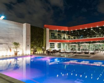Holiday Inn Mexico Buenavista - Città del Messico - Piscina