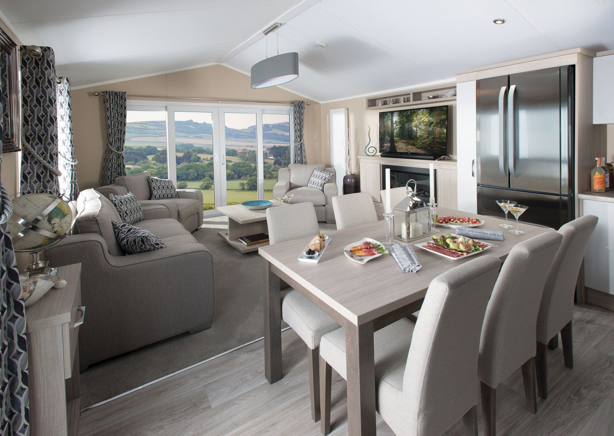 ذا ليكس روكلي هوليداي بارك - Newport - غرفة طعام