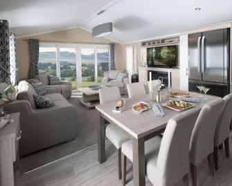 The Lakes Rookley Holiday Park - Ньюпорт - Їдальня