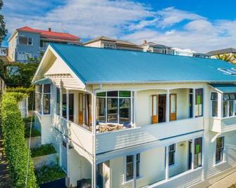 Devonport Harbour View - Auckland - Building