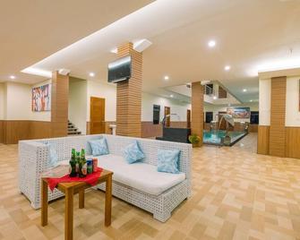 Caroline Guest House - North Kuta - Lobby