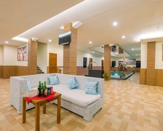 Caroline Guest House - North Kuta - Lobby