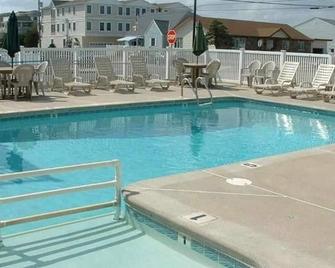 3rd Floor, End Unit, Perfect For A Small Family In Beautiful North Wildwood! - North Wildwood - Pool