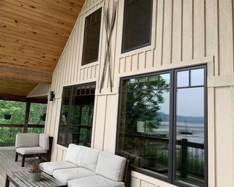 Lake Movil Sunrise Cabin (6 miles north of Bemidji) - Bemidji - Balcony