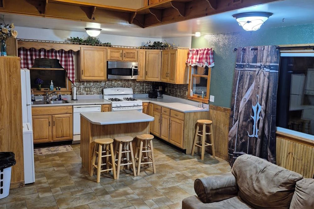 If you love the quiet outdoors and love the nature you will love this cabin.