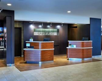 Excellent Choice! Unit w/ Courtyard View, Indoor Pool, Pets are Welcome with Fee - Eden Prairie - Рецепція