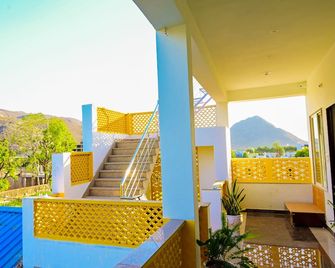 Hariom Tatsat Retreat - Pushkar - Balkón