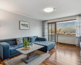Ferienwohnung Mit Balkon Und Schönem Moselblick - Schleich - Sala de estar