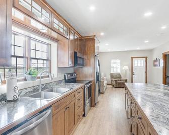 Secluded Sterling Vacation Rental - Pet Friendly! - Sterling - Kitchen