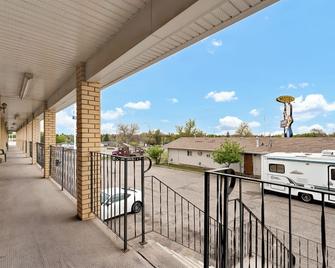 Ranchmen Motel - Medicine Hat - Balcony