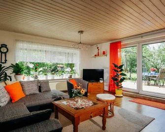 Ferienwohnung 'Wiesenblick' - Bützow - Living room