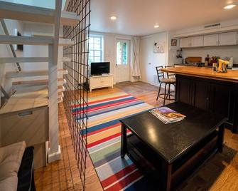 Charming Carriage House - 30 day rental - Denver - Sala