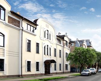 Hotel Stary Dvorik na Orlovskoy - Kirow - Gebäude