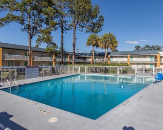 Econo Lodge Thomasville - Thomasville - Zwembad