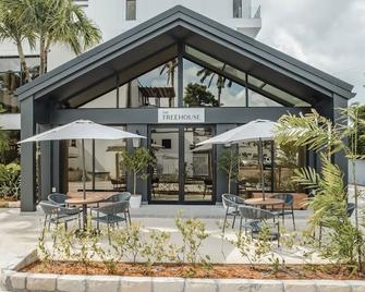 Fort George Hotel and Spa - Belize City - Patio