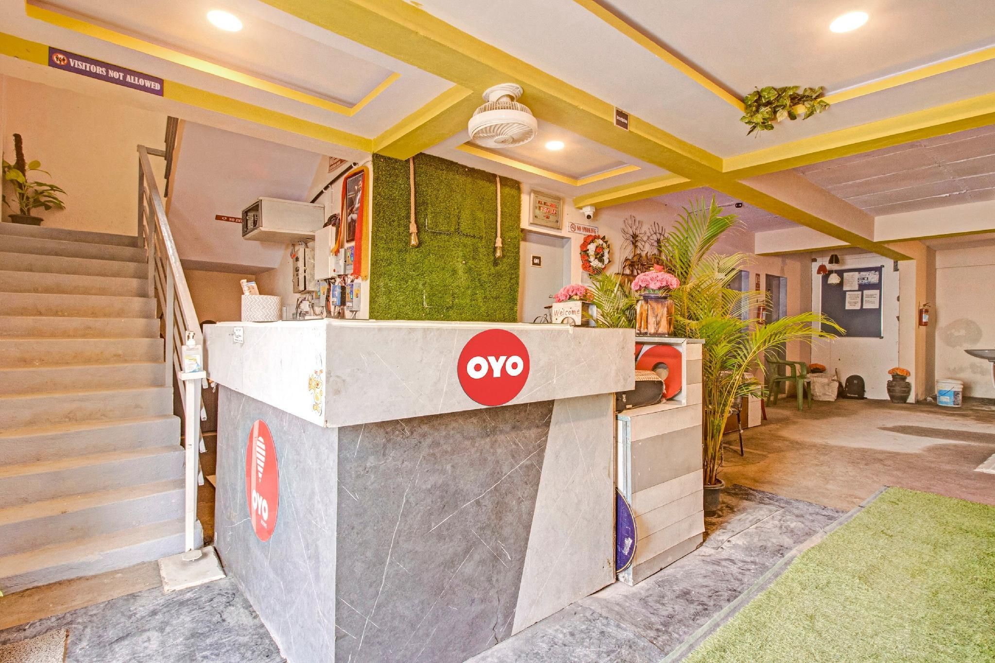 Hotel O Palms Inn Rooms thumbnail 3