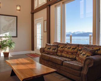 Lakeshore Lodges - Homer - Bedroom