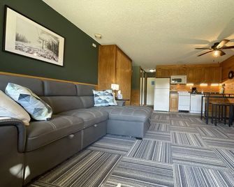 Relax, Adventure, Views, Amenities +Memories. - Granby - Sala de estar