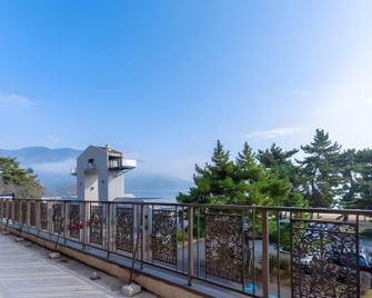 Wasuki Base Biwako Guest House - Takashima - Balkon