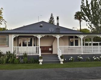 Guthrie Cottage In the Village of Havelock North - Havelock North - Bygning