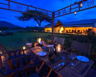 Asanja Africa Luxury Tent - Seronera - Patio