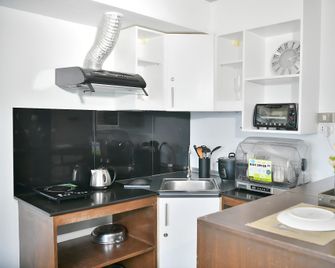 Iloilo Stays - Iloilo City - Kitchen