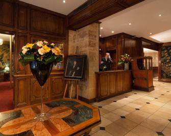 Amarante Beau Manoir - Paris - Front desk