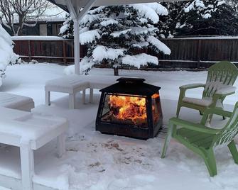 Cozy Apartment Less Than 4 Miles to Downtown Anchorage! - Anchorage - Patio