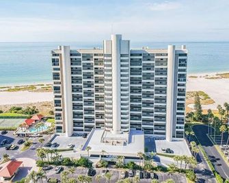 Lighthouse Towers - Belleair Beach - Building