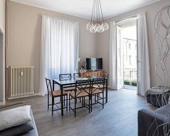Vittoria Corner - Bymyhomeincomo - Como - Ruokailuhuone