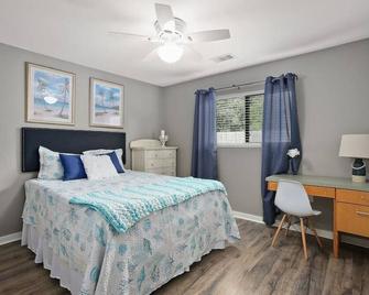 Bel · Boardwalk Pool Home W Bikes And Boat Parking - Kemah - Bedroom