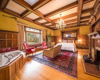 Dashwood Manor Seaside Bed & Breakfast - Victoria - Schlafzimmer