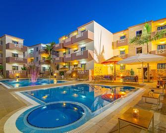 Ilios Malia Hotel Resort - Mália - Bazén