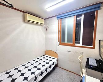 kinghouse - Gwangju - Bedroom