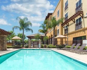 Hampton Inn & Suites Lodi - Lodi - Pool
