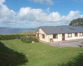 Impeccable 5-Bed Cottage in fahan buncrana - Buncrana - Building