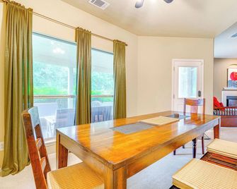 5 Mi to Lake: Cedar Park Home w/ Outdoor Oasis - Cedar Park - Dining room