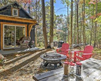 Hilltop Nest:cozy 1br Cottage Near Downtown Hendersonville - Hendersonville - Patio