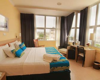 Hotel Santa Maria - Praia - Bedroom