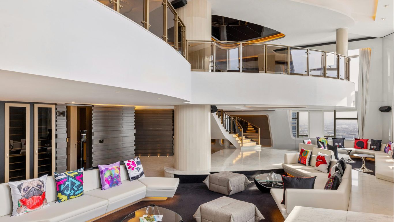 V Hotel Dubai, Curio Collection by Hilton