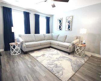 The DuPont Manor House at Ridgemont - Mocksville - Living room
