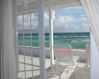 Two Dunes - Secluded Beach At Your Door - Governor’s Harbour - Balcony